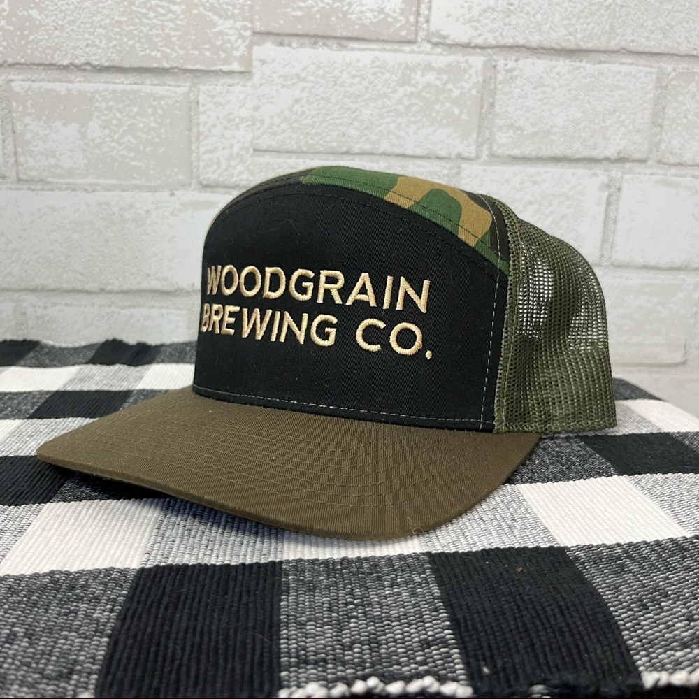 NWOT-Woodgrain Brewing Company Camo SnapBack Mesh Back Streetwear Hat